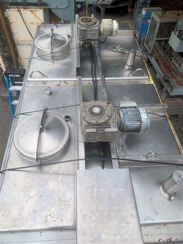 Three Compartment 5' W X 5' L, 3000 Gallon With Top Entry Agitators)